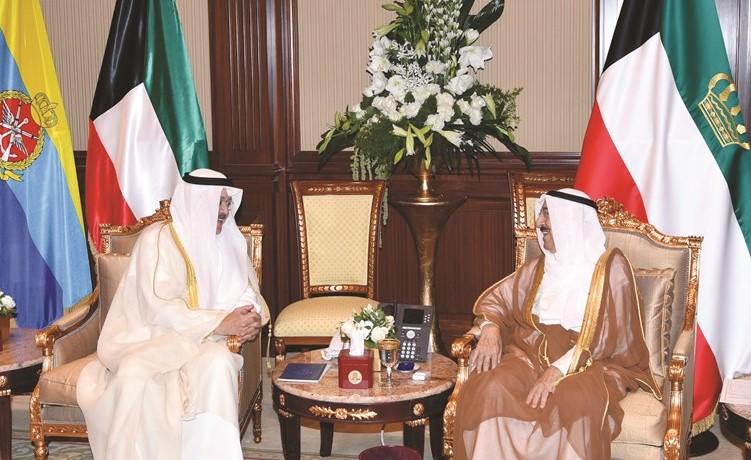 صاحب السمو الشيخ صباح الأحمد مستقبلا يوسف الجاسم 	(كونا)﻿