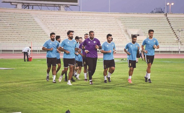 العربي يعود اليوم من القاهرة ويتدرب السبت