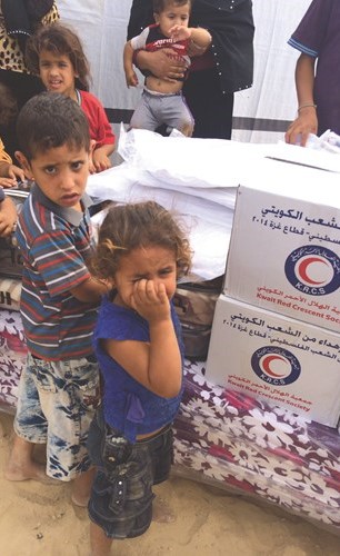 جانب من المساعدات الإنسانية والصحية لأهالي قطاع غزة﻿