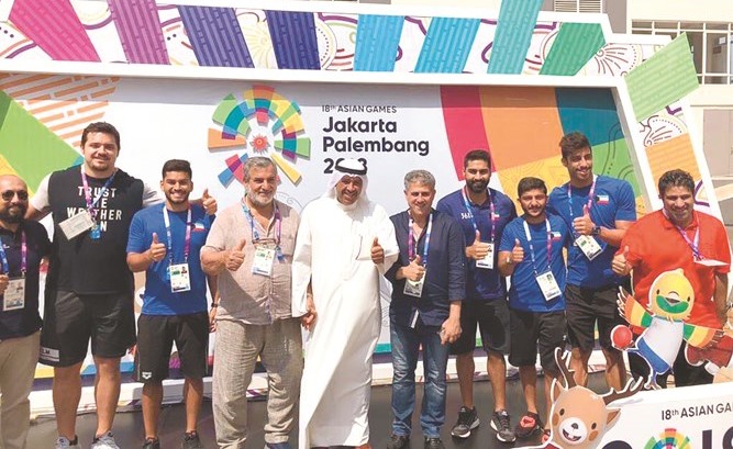 الشيخ أحمد الفهد مع وفد الكويت المشارك في الدورة﻿