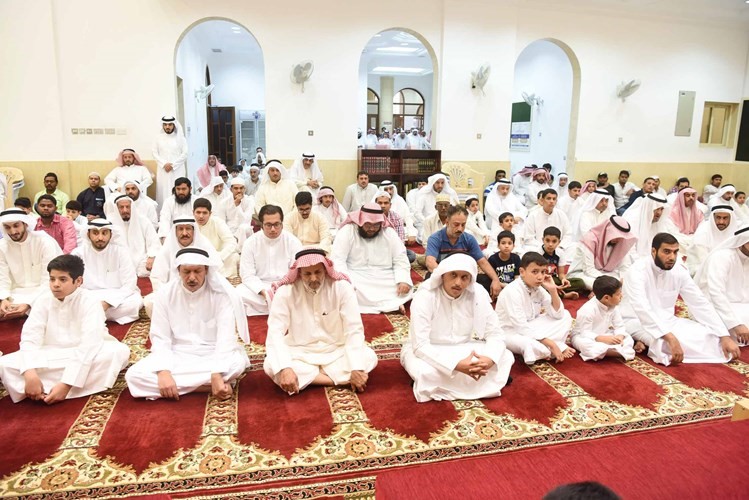 التكبير والتهليل قبل الصلاة في مسجد محمد دهلوس الكريباني	(احمد علي)﻿