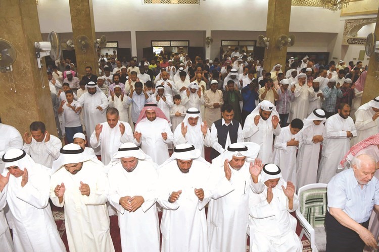 جانب من التكبير خلال صلاة العيد	(محمد هاشم)
