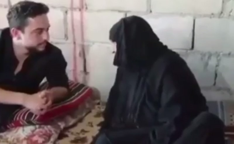 ولي عهد الأردن يرد بعفوية على سؤال مسنة.. ويأمر بإعادة تأهيل منزلها