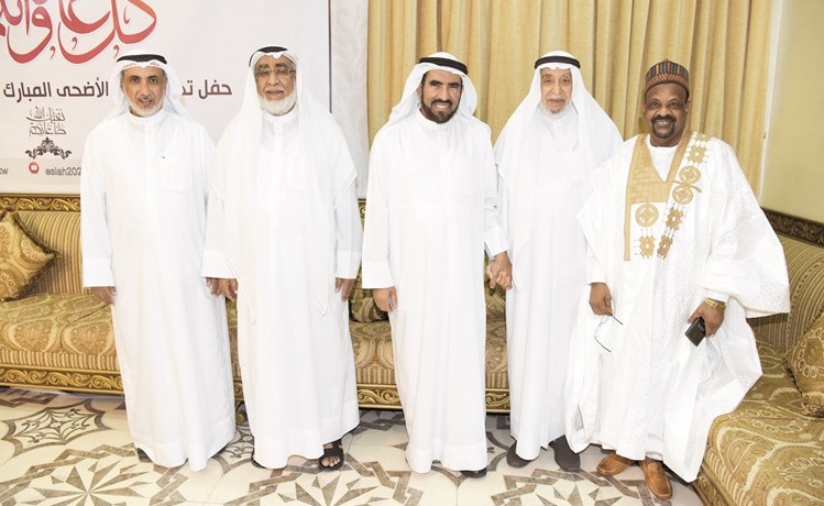 د.خالد المذكور ود.طارق السويدان وقيادات جمعية الإصلاح في استقبال المهنئين 