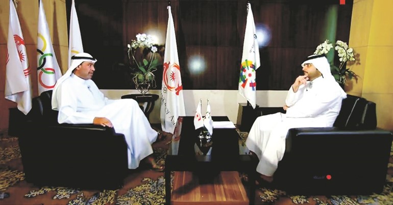 الشيخ أحمد الفهد خلال اللقاء﻿