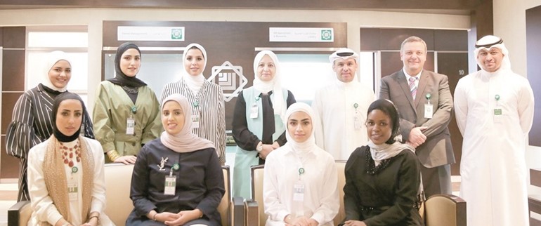 جماعية للمعينات مع مسؤولي بيتك﻿