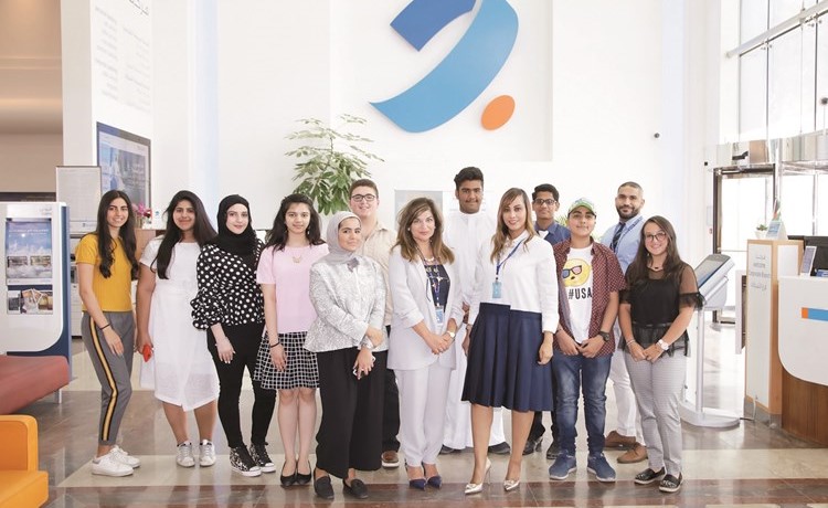 لقطة تذكارية للمشاركين بالبرنامج الصيفي﻿