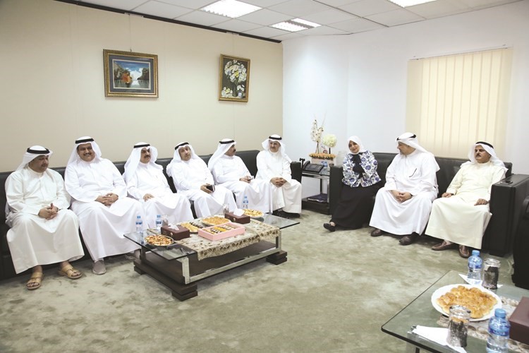 الوزيرة هند الصبيح خلال لقائها مع مسؤولي القوى العاملة	(زين علام)﻿