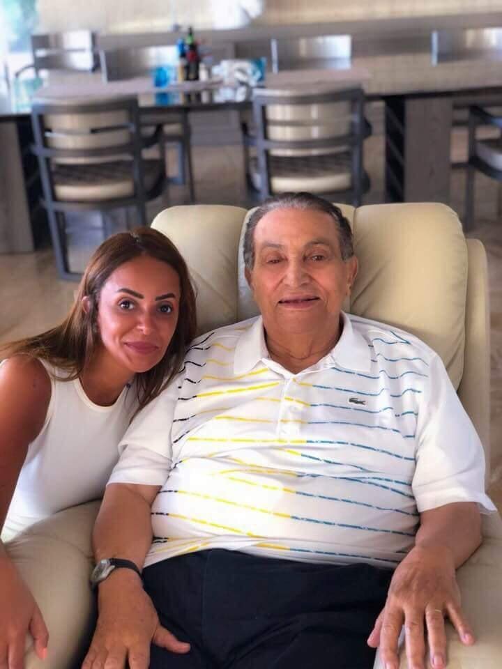 صورة حديثة للرئيس المصري الأسبق حسني مبارك تثير الجدل في مواقع التواصل