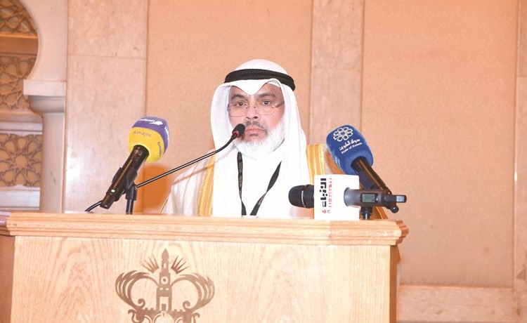 عادل الصرعاوي خلال المؤتمر	(محمد هاشم)﻿