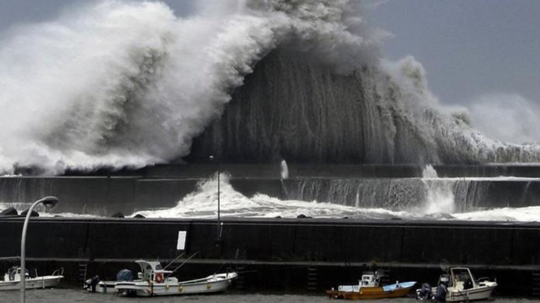 وفاة 11 شخصاً وإصابة 600 آخرين جراء إعصار "جيبي" في اليابان