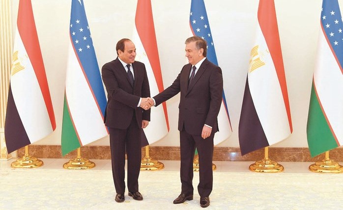 الرئيس عبدالفتاح السيسي ونظيره الأوزبكي شوكت ميرضيائيف عقب مباحثاتهما في طشقند امس﻿