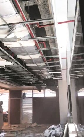 الديكور العلوي سقط بالكامل في ملابسات غامضة﻿