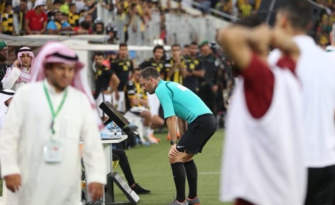 تعديل على تقنية الفيديو في الدوري السعودي تسمح للجماهير بسماع جدل الحكام
