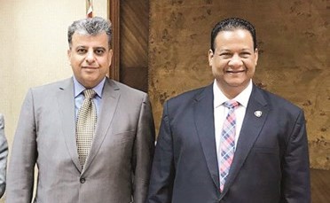 ماضي الخميس ود.خالد فتح الله عقب توقيع الاتفاقية﻿