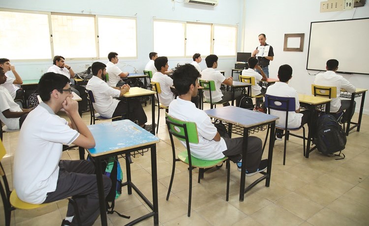طلبة الثانوي انتظموا في مدارسهم﻿