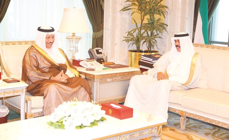 سمو نائب الأمير وولي العهد الشيخ نواف الأحمد مستقبلا سمو الشيخ جابر المبارك ﻿