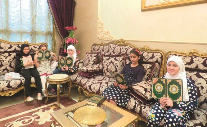 الطالبات في إحدى الحلقات﻿