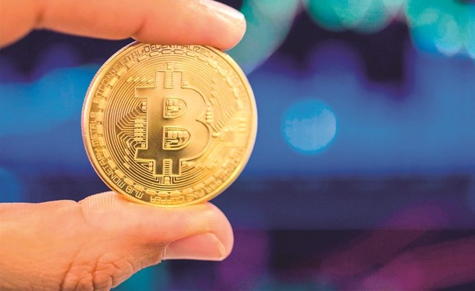 «بتكوين» وأخواتها تخسر 640 مليار دولار