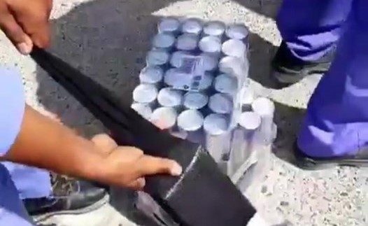 مشروبات الطاقة أخفيت داخل السيارة ﻿