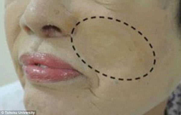 ابتكار أثخن "كريم أساس" يخفي تجاعيد الوجه تماما!
