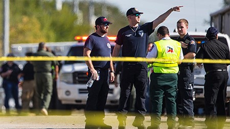 مسلح يقتل خمسة أشخاص بالرصاص قبل أن ينتحر في كاليفورنيا