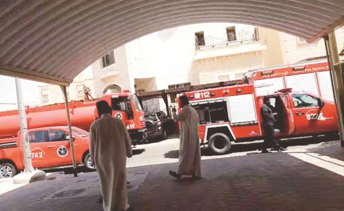 آليات الأطفاء أمام منزل سعد العبدالله﻿