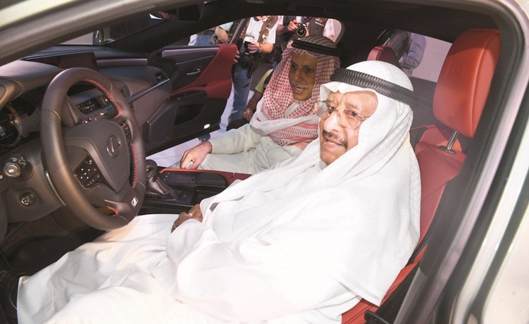 فيصل بدر الساير ومبارك ناصر الساير داخل السيارة	(محمد هاشم)﻿