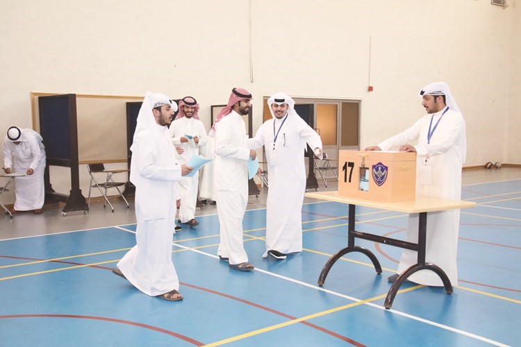العرس الديموقراطي لطلبة جامعة الكويت لم يحظ بالإقبال المناسب للحدث﻿