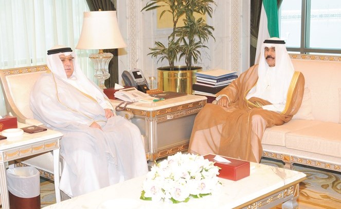 سمو ولي العهد الشيخ نواف الاحمد مستقبلا سفيرنا لدى استراليا منذر العيسى﻿