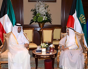 صاحب السمو الأمير الشيخ صباح الأحمد خلال استقباله السفير القطري الجديد بندر العطية 
