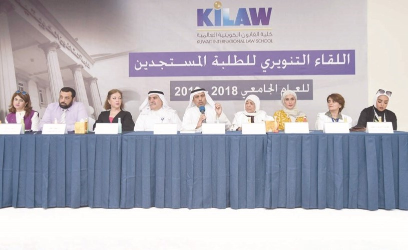 المشاركون في اللقاء التنويري ﻿