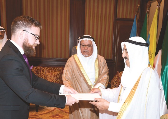 صاحب السمو يتسلم أوراق اعتماد سفير هنغاريا ﻿