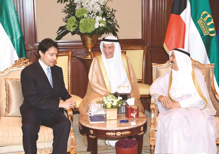 صاحب السمو خلال استقباله سفير إسبانيا ﻿