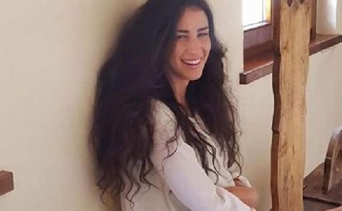 شاهد.. شابة بقدم واحدة تنافس ملكات جمال إيطاليا‎