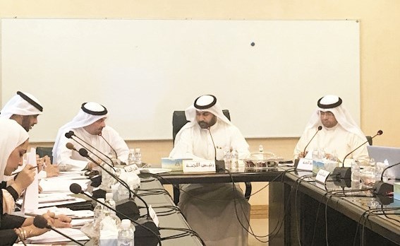 محمد الرقيب مترئسا اجتماع لجنة الفروانية﻿