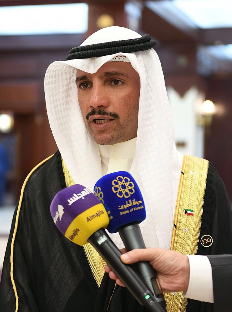 الغانم يعقد مباحثات مع رئيس الجمعية الوطنية الاذربيجانية