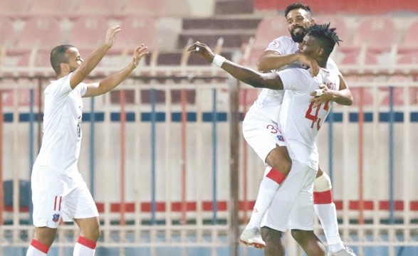 لاعبو الكويت على موعد جديد لإثبات الذات أمام تحدي الإسماعيلي	(الأزرق.كوم)﻿