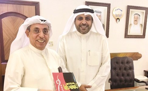 وزير الإعلام د.محمد الجبري مع مؤسس المهرجان جمال اللهو﻿