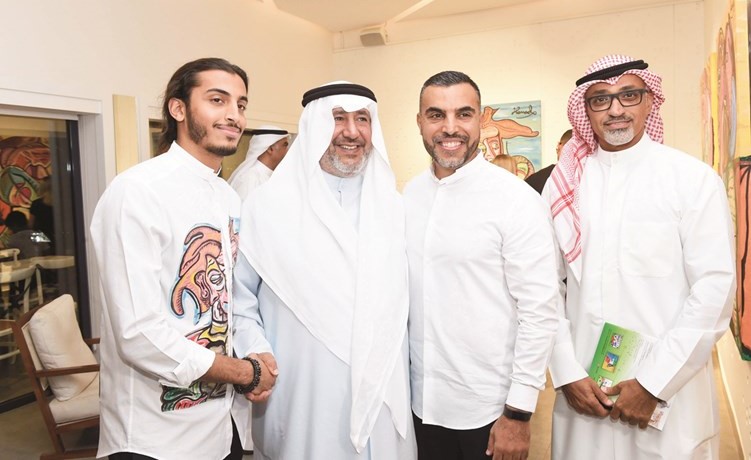 الشيخ فهد جابر الأحمد متوسطا حمد الحميضان ووالده وليد الحميضان وإبراهيم القصاب( متين غوزال) ﻿