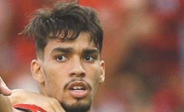 لوكاس باكيتا﻿