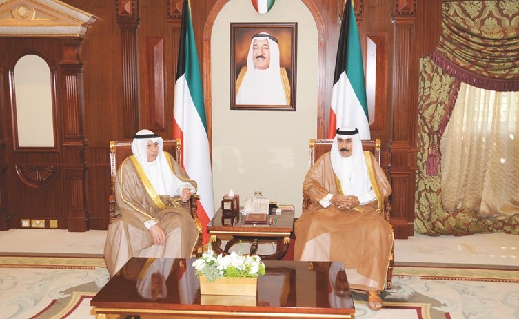 سمو ولي العهد الشيخ نواف الأحمد مستقبلا الشيخ خالد الجراح﻿