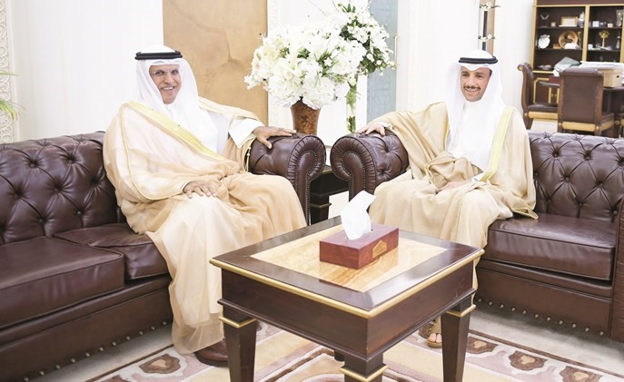 رئيس مجلس الأمة مرزوق الغانم مع قنصل الكويت في هونغ كونغ صلاح السيف﻿