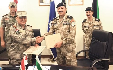 اللواء فيصل العيسى وسلام كاظم عقب الاجتماع﻿