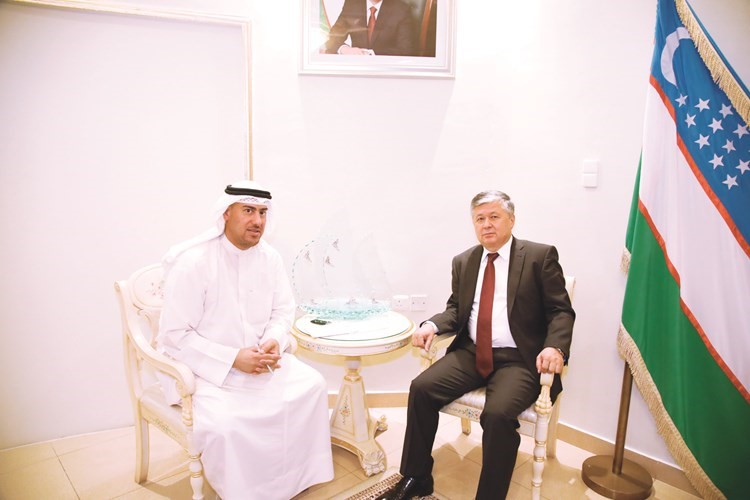 د. بهرمجان أعلايوف سفير جمهورية أوزبكستان متحدثا للزميل محمد الخالدي(عادل سلامة)﻿