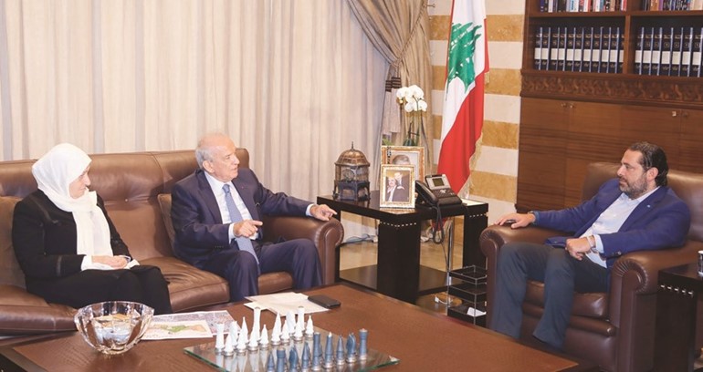 رئيس الحكومة المكلف سعد الحريري مستقبلا وزير التربية مروان حمادة ورئيسة لجنة التربية النيابية النائبة بهية الحريري	(محمود الطويل)﻿