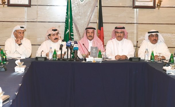 نائب رئيس التحرير الزميل عدنان الراشد والزملاء عبدالله الحسين وخالد المالك وأحمد الجارالله ووليد النصف -(هاني الشمري) ﻿
