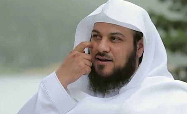 “العريفي” يوضح ما قصده من “استحباب الاستغفار وإن لم تكن تصلي”