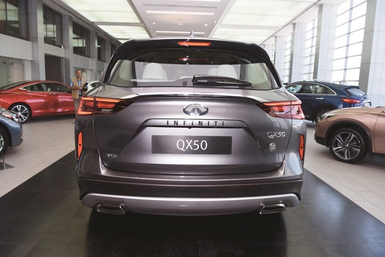 «إنفينيتي البابطين» تكشف النقاب عن QX50 الجديدة كلياً