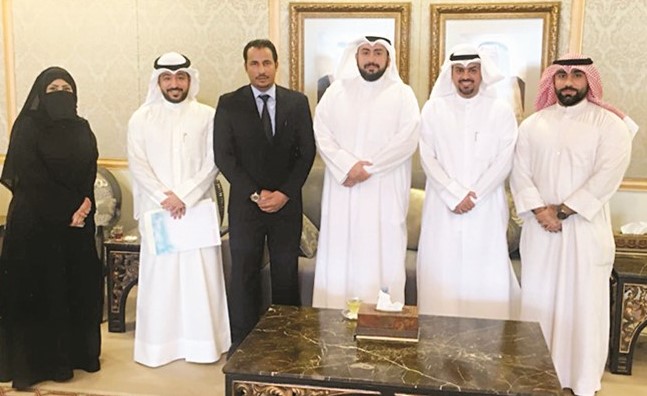 أعضاء جمعية التمريض خلال لقائهم مع الشيخ د.باسل الصباح﻿